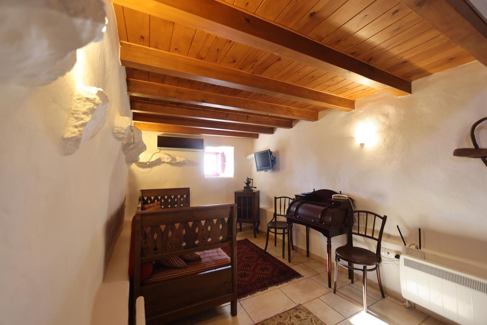 Lithos Stone Suites Areópolisz Szoba fotó